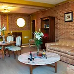 Antique Hotel